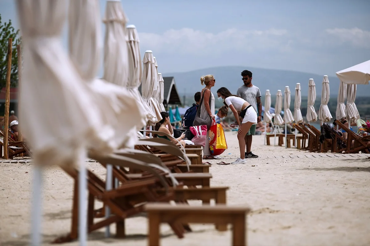Στη γαλέρα του ελληνικού τουρισμού και ο φάκελος του ιδιοκτήτη καταστήματος σε ελεγκτές…