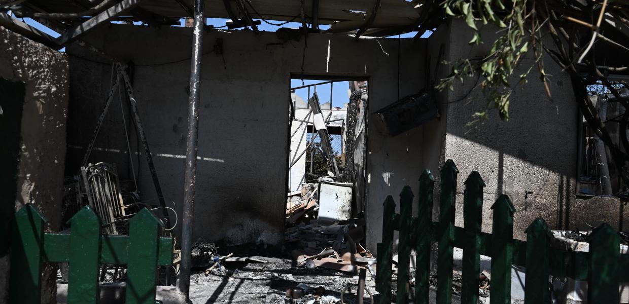Φωτιές: Σε 151 ανέρχονται τα κτίσματα που έπαθαν ζημιές