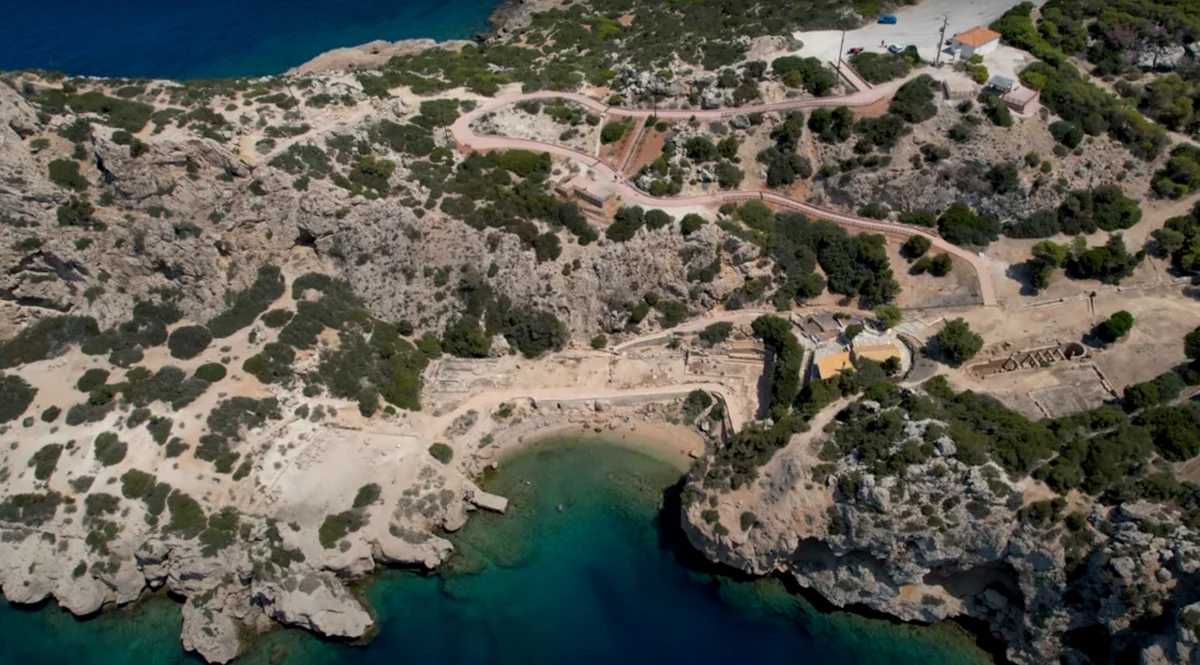 Πανέμορφη και ήσυχη παραλία εντός αρχαιολογικού χώρου (βίντεο)