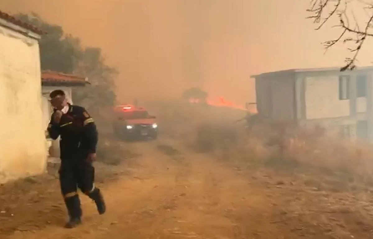 Αλεξανδρούπολη- Εκτός ελέγχου η φωτιά: Σε κατάσταση εκτάκτου ανάγκης ο Δήμος