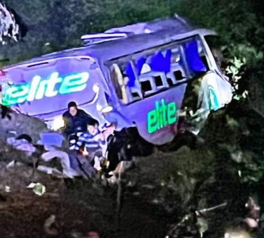 Μεξικό: Τουλάχιστον 15 νεκροί από πτώση λεωφορείου σε χαράδρα – Ο οδηγός ενδέχεται να αποκοιμήθηκε στο τιμόνι