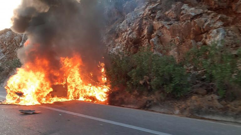 Σουφλί: Αυτοκίνητο τυλίχτηκε στις φλόγες – Κινδύνευσε δασική περιοχή