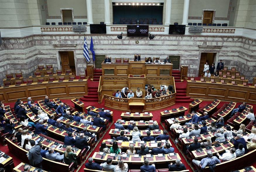 Βουλή: Υπερψηφίστηκε το νομοσχέδιο για τα «κόκκινα» δάνεια
