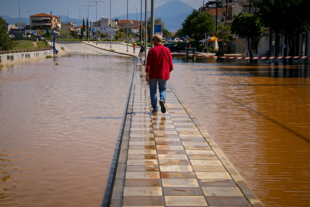 Θεσσαλία: Νέες πληρωμές πρώτης αρωγής προς τους πλημμυροπαθείς