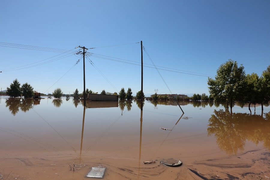 Θεσσαλία: Έκοψαν το ρεύμα σε 191 πλημμυροπαθείς αγρότες