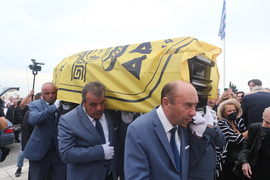 Γιάννης Ιωαννίδης: Το τελευταίο αντίο στον «Ξανθό» – Ρίγη συγκίνησης στην κηδεία του