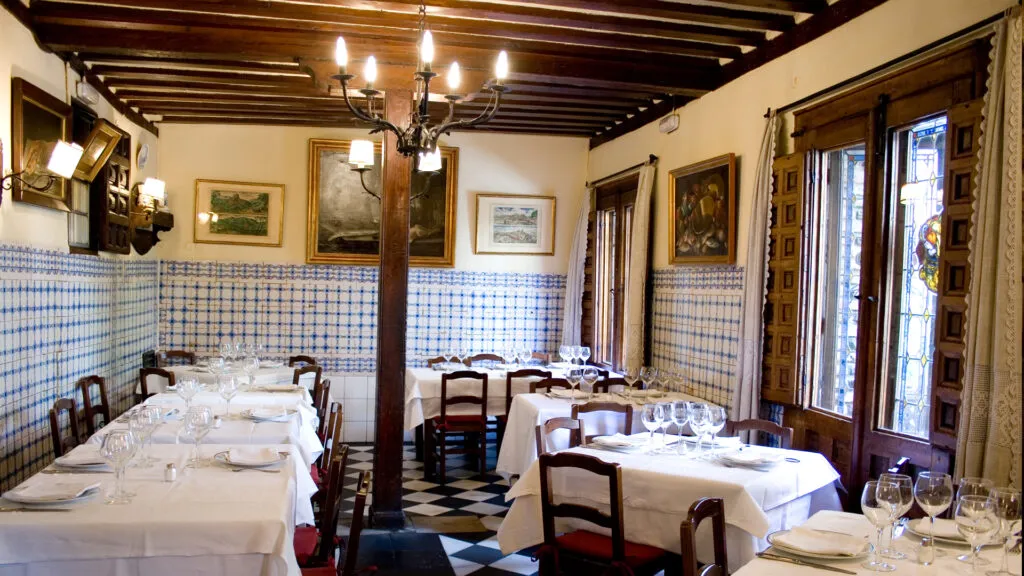 Το παλαιότερο εστιατόριο στον κόσμο σερβίρει εδώ και 300 χρόνια ασταμάτητα