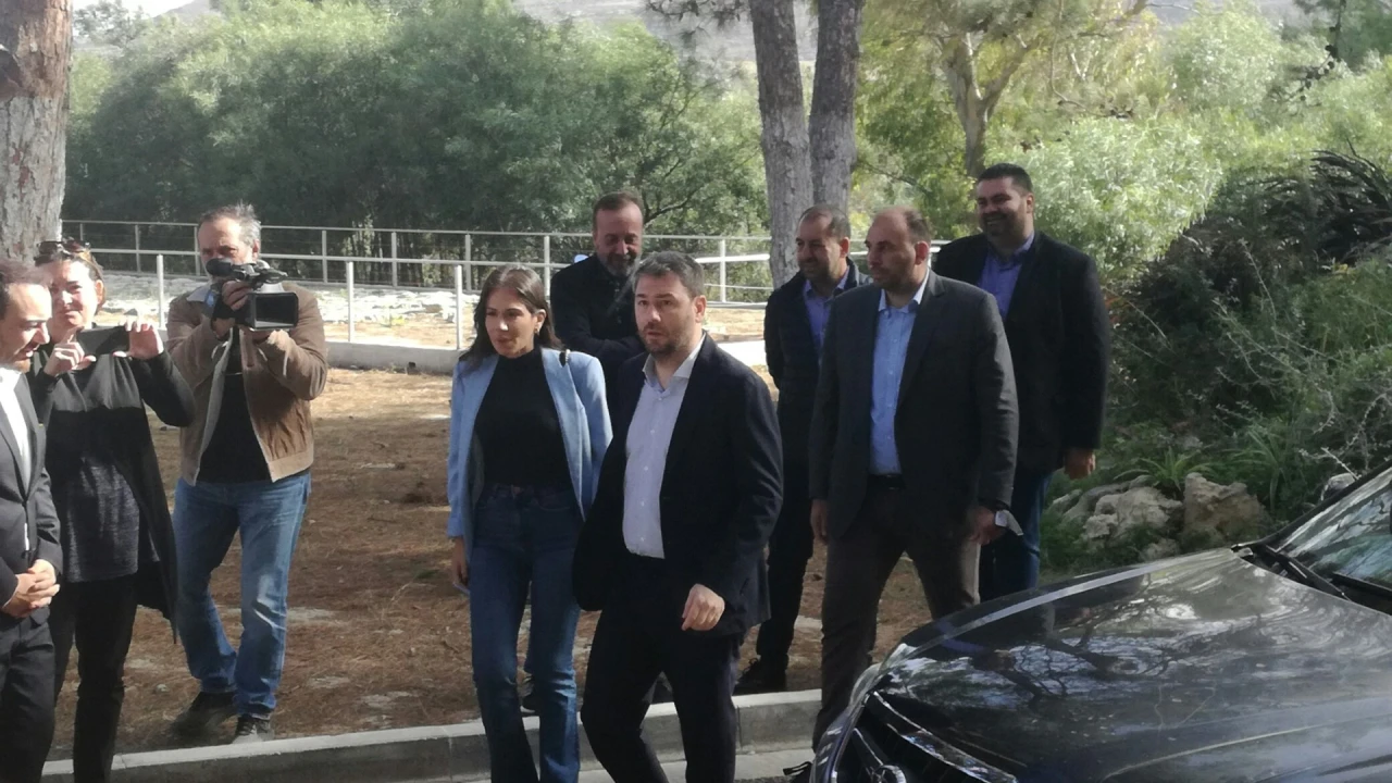 Ο Νίκος Ανδρουλάκης στη Κρήτη: Είδε από κοντά τα προβλήματα του Βενιζελείου – Τι συζήτησε με την προσωρινή διοίκηση