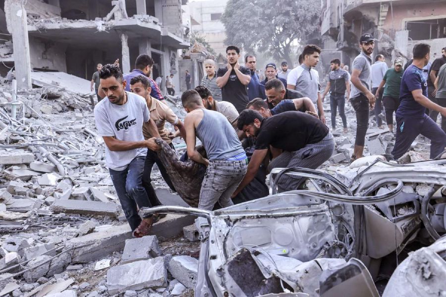 Γάζα: Περίπου 18.000 Παλαιστίνιοι νεκροί και 49.500 τραυματίες από τις επιθέσεις των Ισραηλινών
