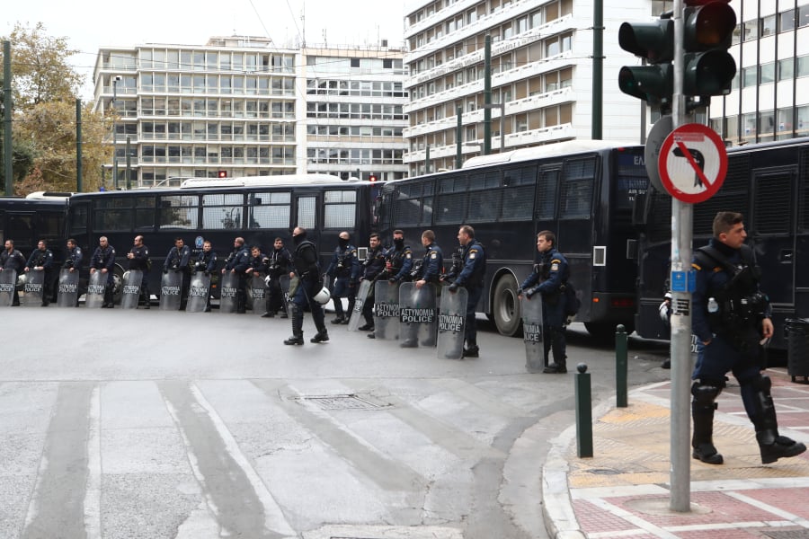 Απαγορεύονται οι συγκεντρώσεις στην Αθήνα σήμερα Τετάρτη – Έρχονται νεοναζί από την Ευρώπη – Κλειστός ο σταθμός του μετρό στο Νέο Ηράκλειο