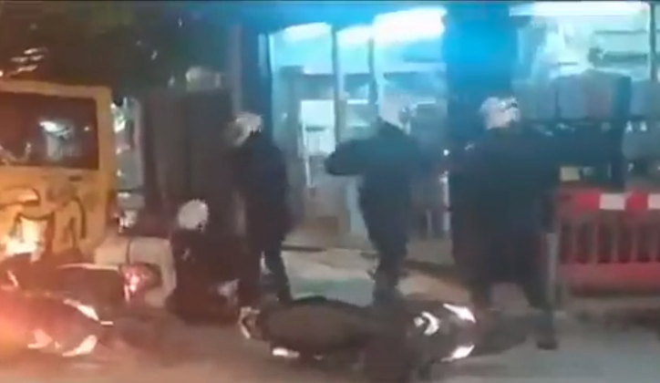 Πλατεία Βικτωρίας: Εισαγγελική έρευνα για το βίντεο με αστυνομικούς που χτυπούν βίαια ακινητοποιημένο διαδηλωτή
