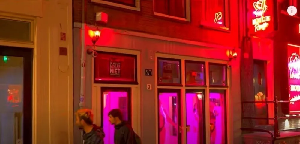 Αμστερνταμ: Εκτός πόλης τα “κόκκινα φανάρια”  σε…Mall