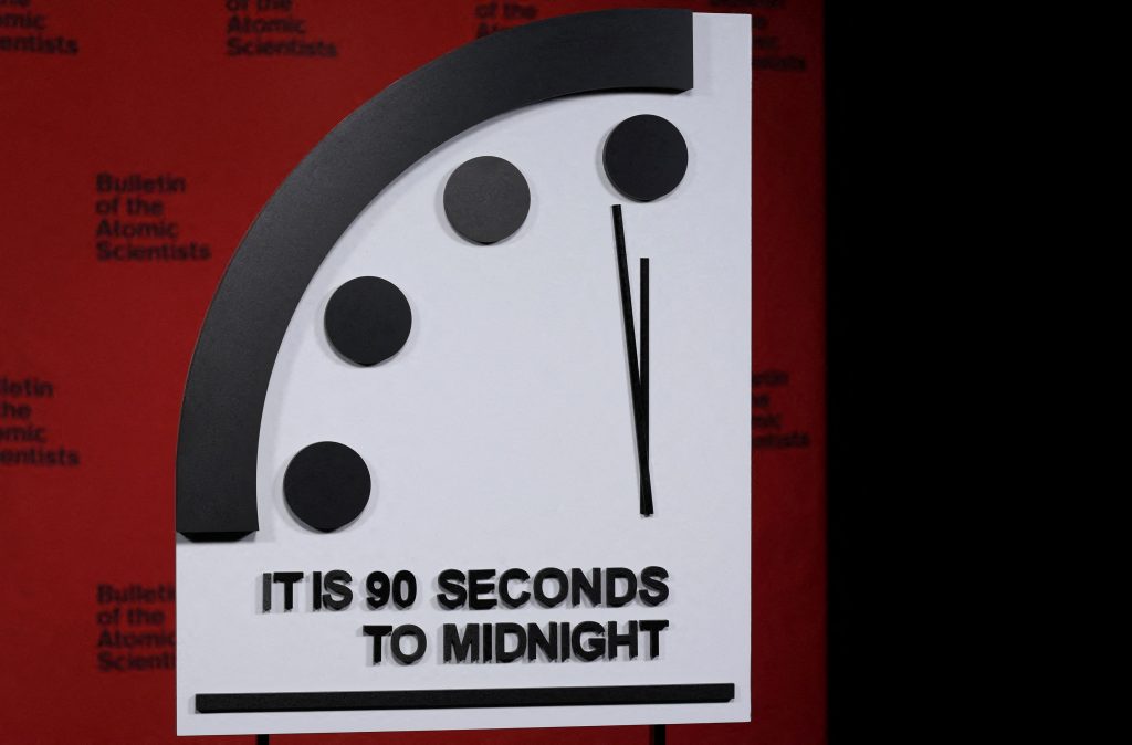 Ρολόι της Αποκάλυψης: Παραμένει στα 90 δευτερόλεπτα πριν από τα μεσάνυχτα (και την καταστροφή)