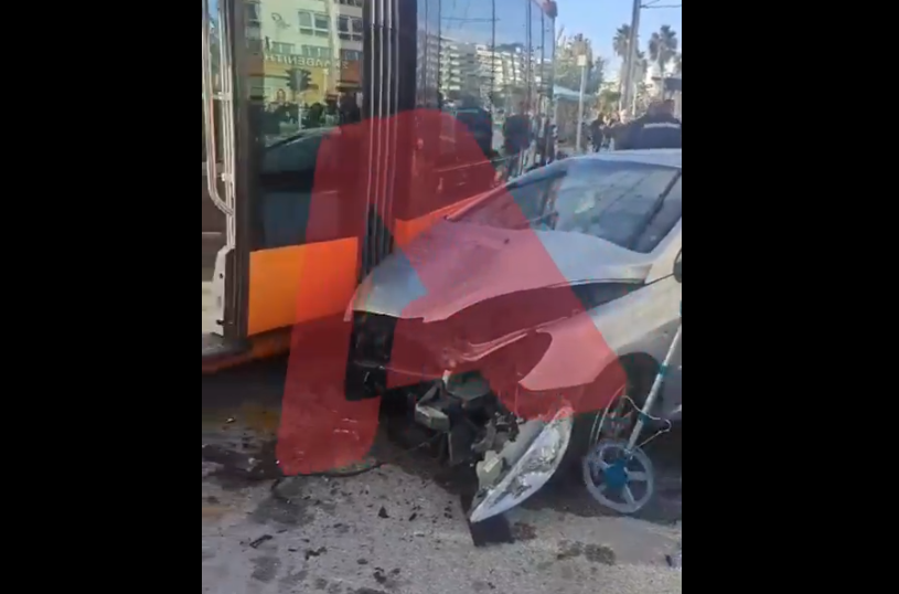 Παλαιό Φάληρο: Ένας νεκρός και ένας τραυματίας από τη σύγκρουση τραμ με αυτοκίνητο