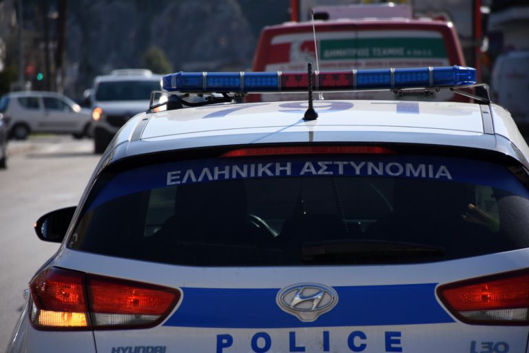 Δαφνί: Διακοπή κυκλοφορίας στη νέα εθνική Αθηνών – Κορίνθου λόγω πυρκαγιάς σε ΙΧ αυτοκίνητο