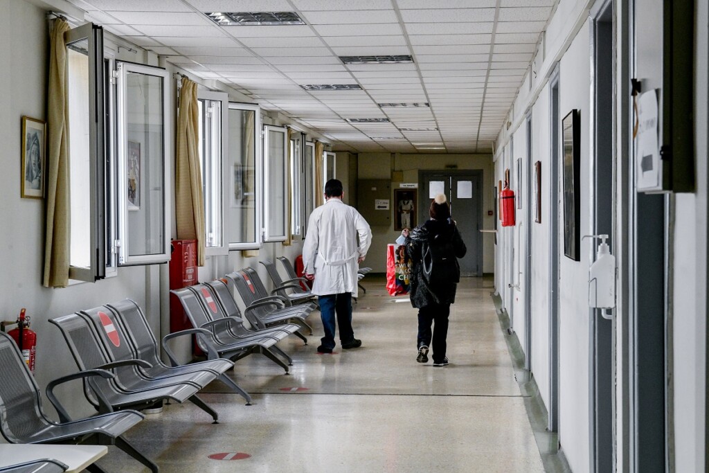 Αυστηρές ποινές σε όσους ασκούν βία σε υγειονομικούς και ασθενείς στα νοσοκομεία