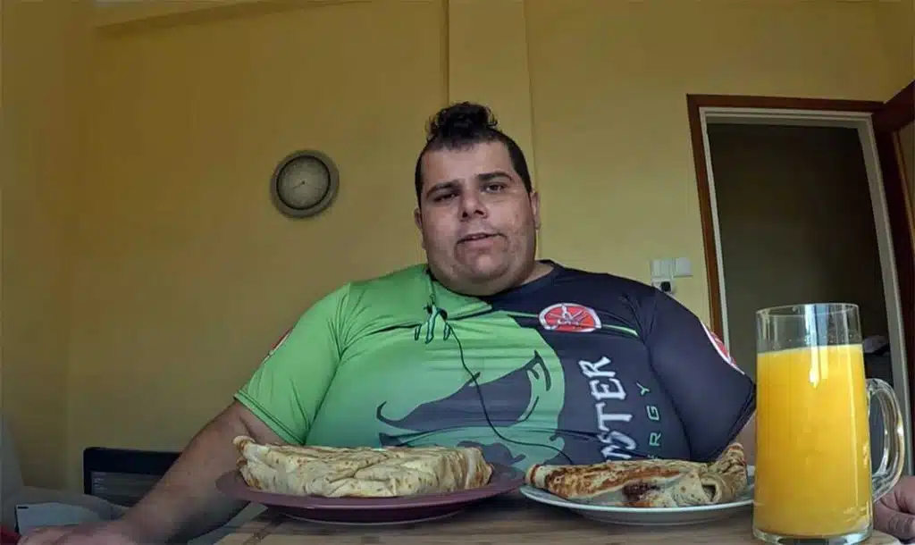 Καβάλα: Εγινε viral στο ΤικΤοκ γιατί καταβροχθίζει τεράστιες ποσότητες φαγητού (βίντεο)