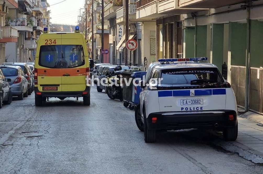 Θεσσαλονίκη: Γυναίκα βρέθηκε σφαγμένη σε διαμέρισμα – Δίπλα της ημιλιπόθυμος ο συζυγός της