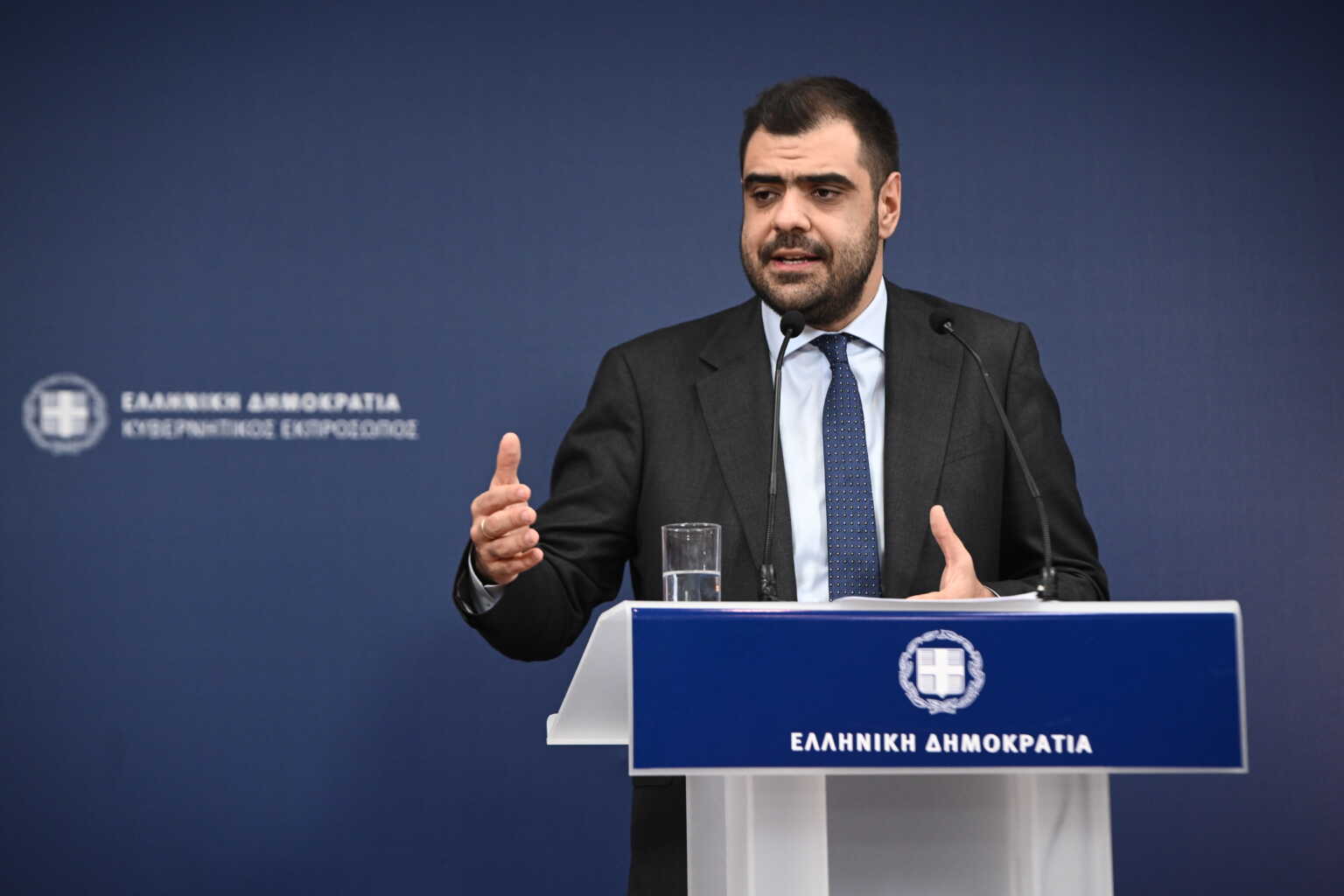 Παύλος Μαρινάκης: Επιβεβαίωσε ότι 2 υπουργοί ήπιαν ποτά στο σπίτι του Βαγγέλη Μαρινάκη – Την πίπα της ειρήνης δεν την κάπνισαν