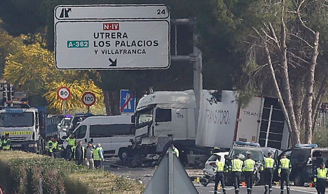 Ισπανία: 6 νεκροί από φορτηγό που έπεσε πάνω σε αστυνομικό μπλόκο