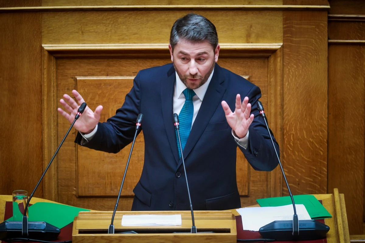 Αγρια κόντρα Ανδρουλάκη – Τσιάρα στη Βουλή για τις υποκλοπές – «Είστε κόμμα ντροπή»