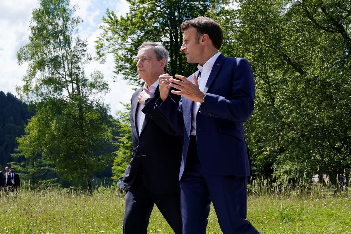 Bloomberg: Ο Μακρόν θέλει τον Ντράγκι στην προεδρία της Κομισιόν