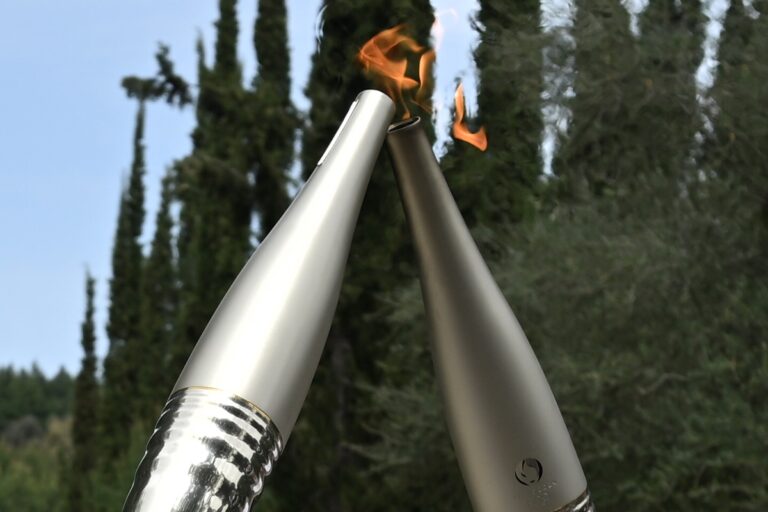 Στις 18:30 στο Καλλιμάρμαρο η τελετή παράδοσης της Ολυμπιακής Φλόγας – Απευθείας μετάδοση από την ΕΡΤ1
