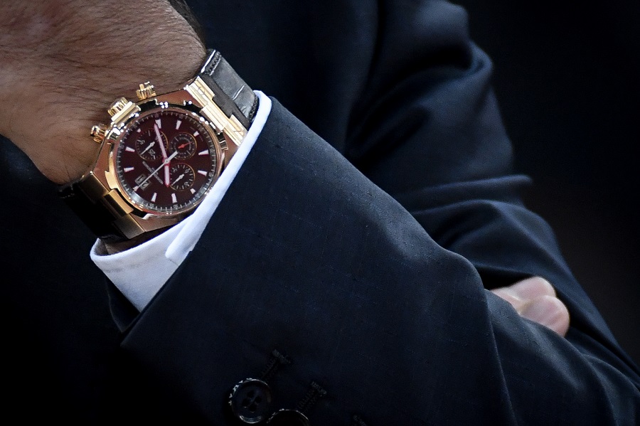 Οφθαλμίατρος έκρυβε τα «μαύρα» εισοδήματα αγοράζοντας πανάκριβα ρολόγια