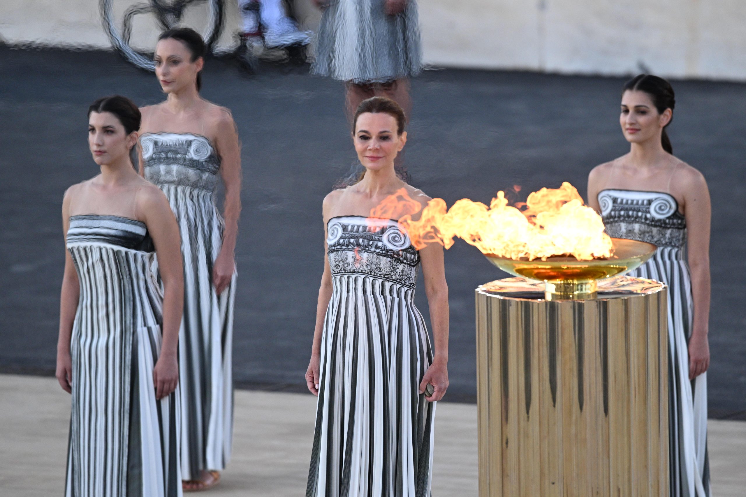 Ολυμπιακή Φλόγα: Tελετή παράδοσης στο Καλλιμάρμαρο – (φωτο)