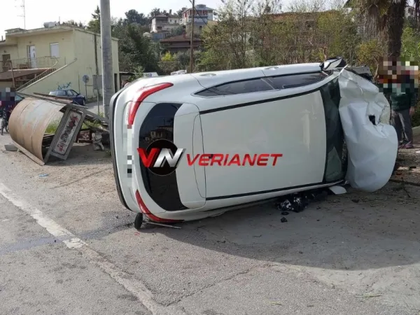 Τροχαίο στη Βέροια: Αυτοκίνητο έπεσε σε στάση λεωφορείου. Νεκρή μία γυναίκα και σε κρίσιμη κατάσταση στο νοσοκομείο άλλη μία